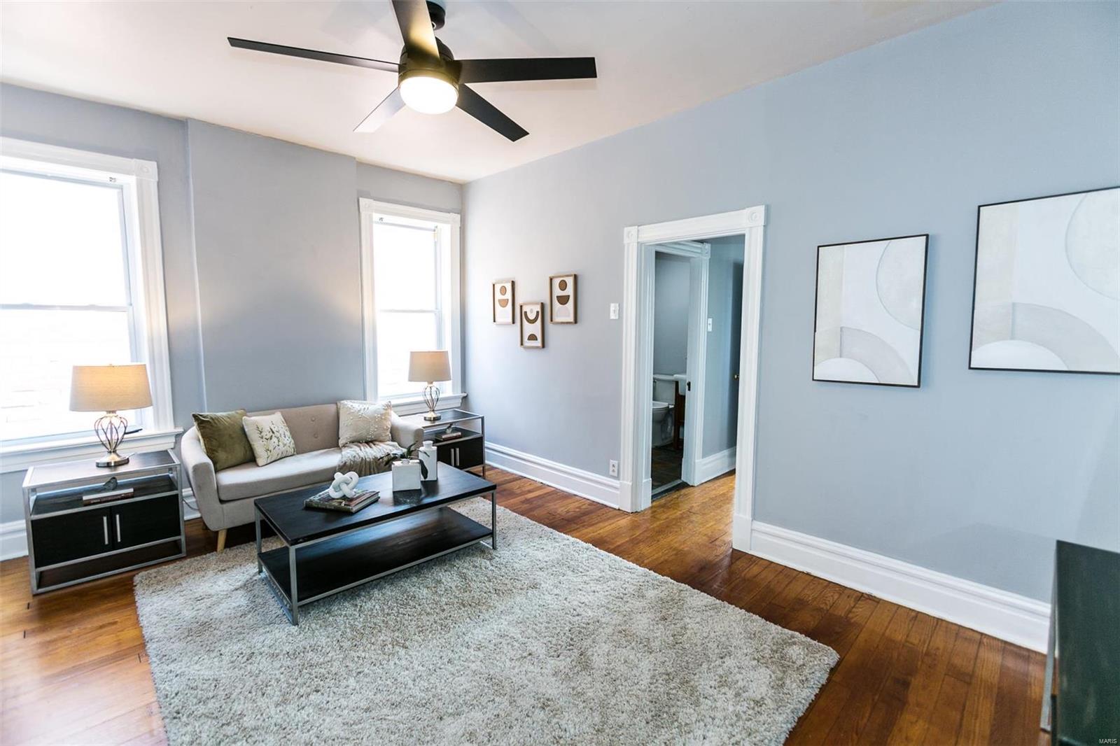 St Louis, Missouri 63104, United States, 2 Bedrooms Bedrooms, ,2 BathroomsBathrooms,Residential,Pending,44337