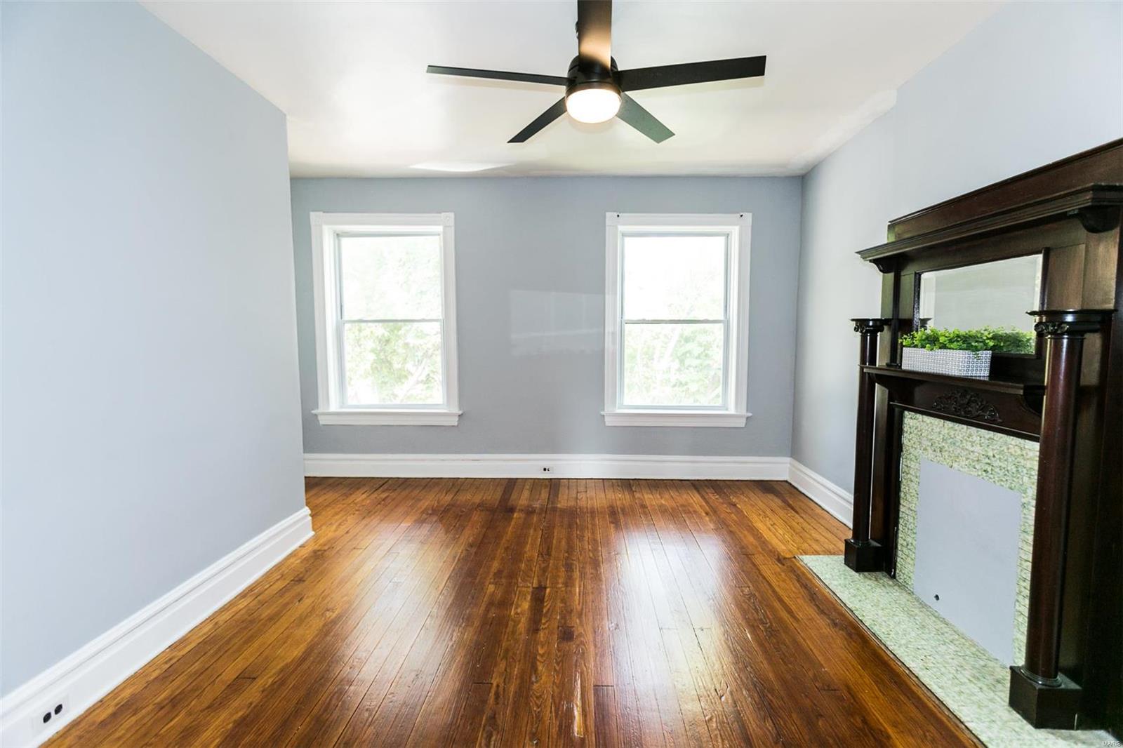 St Louis, Missouri 63104, United States, 2 Bedrooms Bedrooms, ,2 BathroomsBathrooms,Residential,Pending,44337