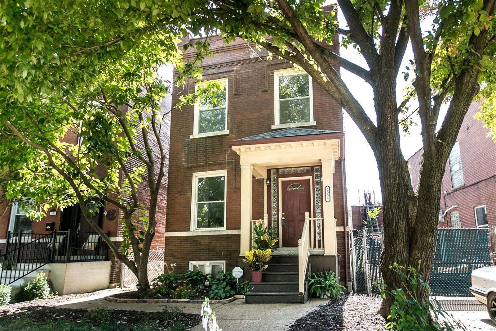 St Louis, Missouri 63104, United States, 2 Bedrooms Bedrooms, ,2 BathroomsBathrooms,Residential,Pending,44337