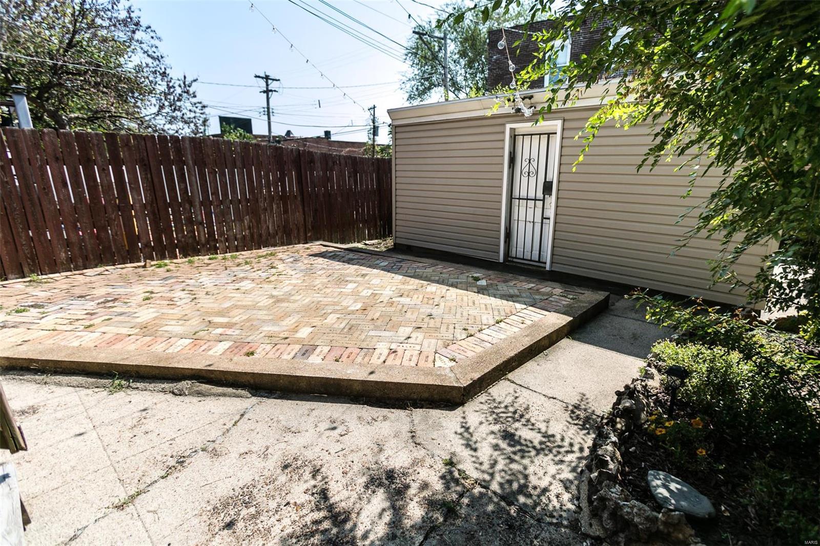 St Louis, Missouri 63104, United States, 2 Bedrooms Bedrooms, ,2 BathroomsBathrooms,Residential,Pending,44337