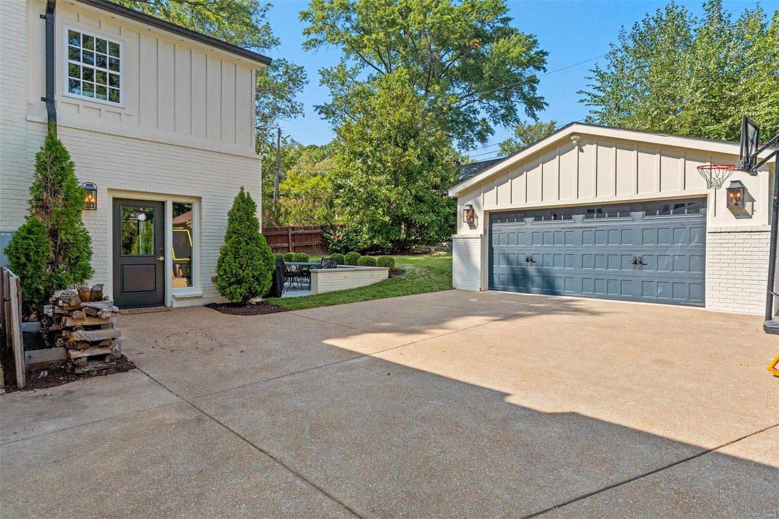 Davis Place - Residential