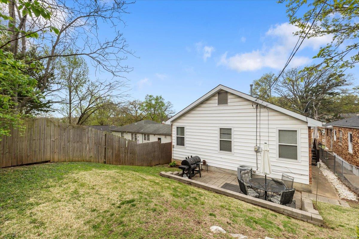 St Louis, Missouri 63119, United States, 3 Bedrooms Bedrooms, ,3 BathroomsBathrooms,Residential,Pending,110381