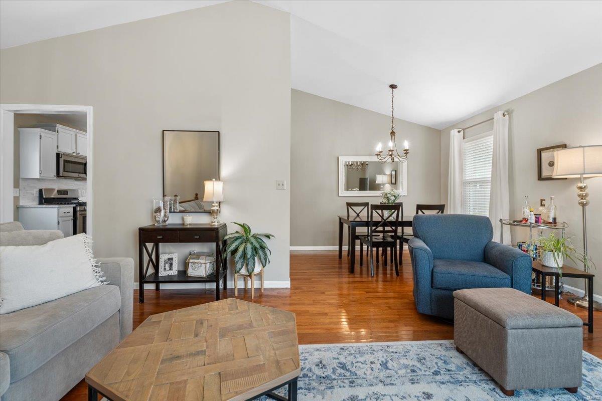 St Louis, Missouri 63119, United States, 3 Bedrooms Bedrooms, ,3 BathroomsBathrooms,Residential,Pending,110381