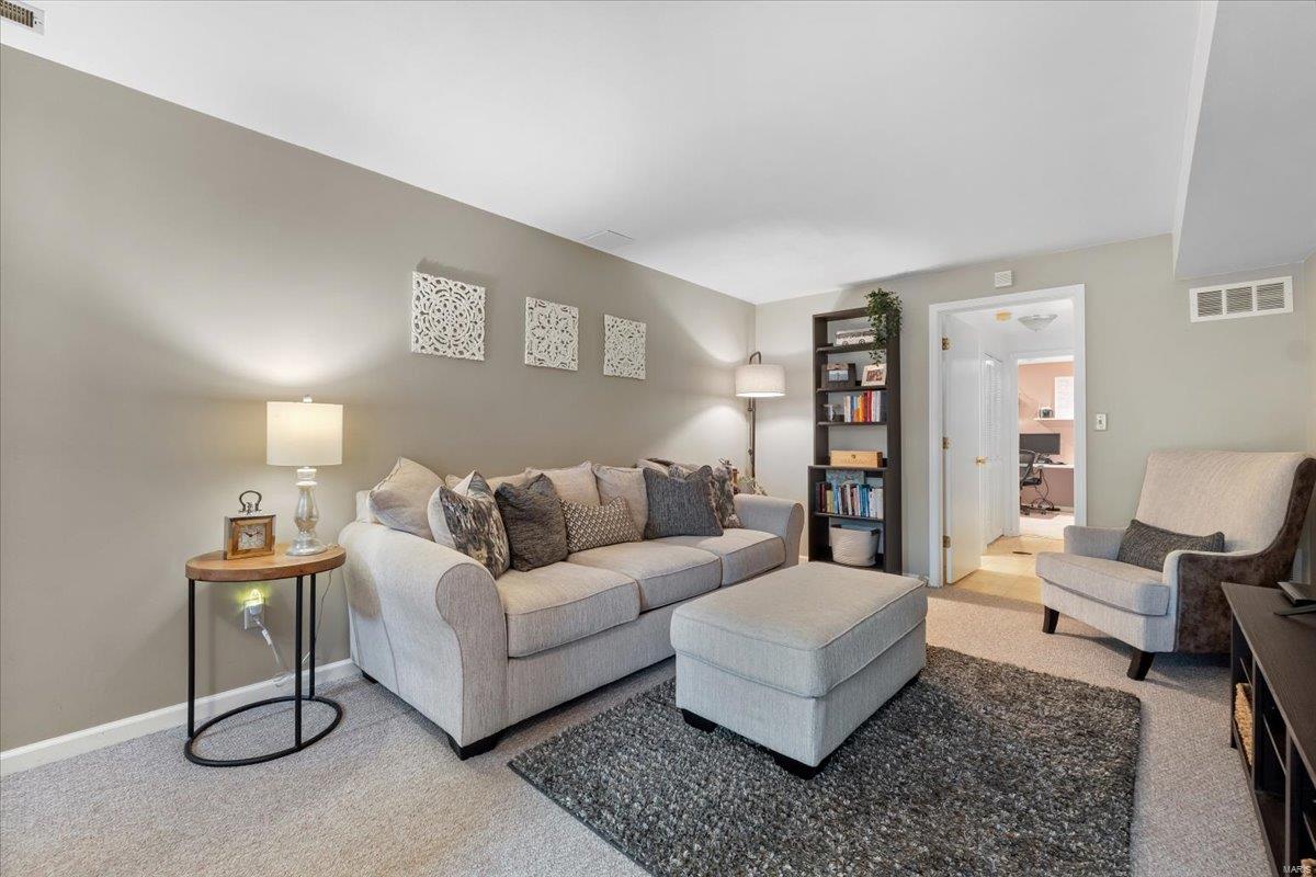 St Louis, Missouri 63119, United States, 3 Bedrooms Bedrooms, ,3 BathroomsBathrooms,Residential,Pending,110381