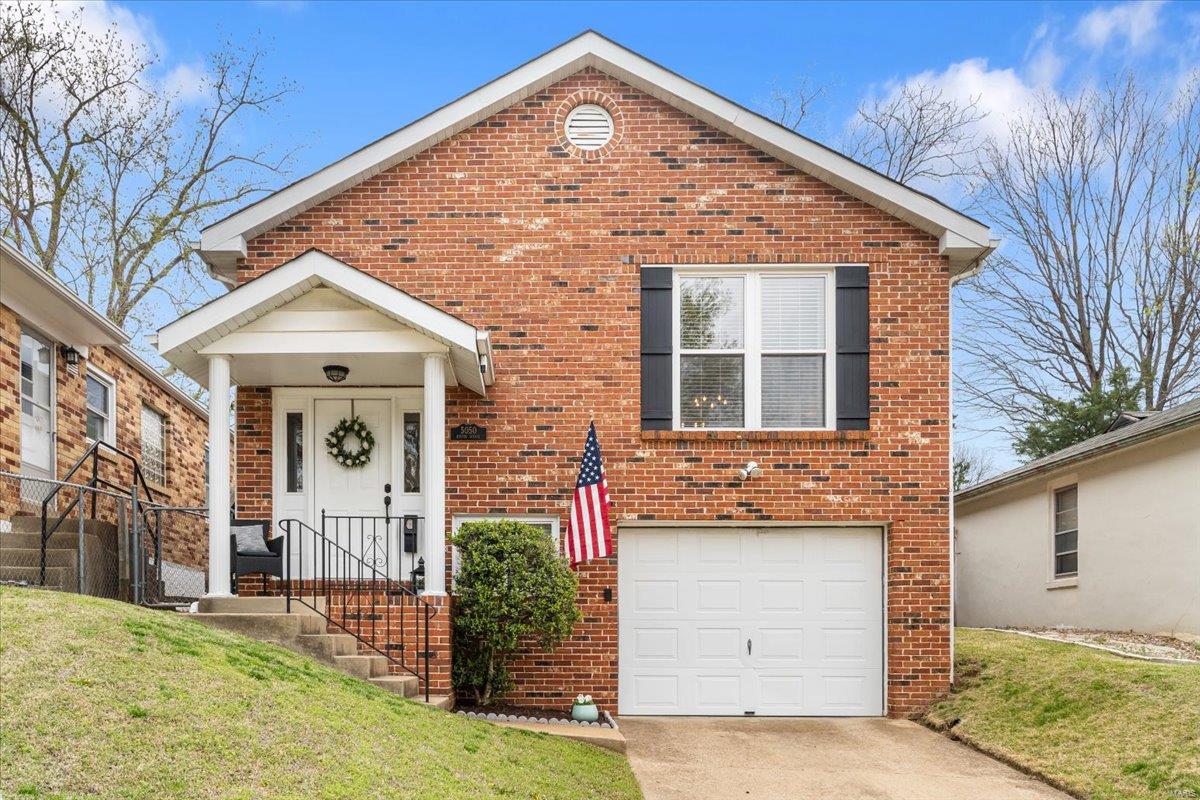 St Louis, Missouri 63119, United States, 3 Bedrooms Bedrooms, ,3 BathroomsBathrooms,Residential,Pending,110381