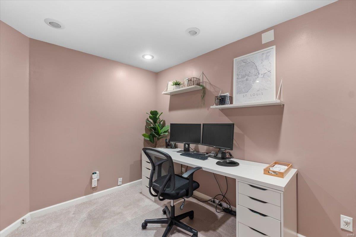 St Louis, Missouri 63119, United States, 3 Bedrooms Bedrooms, ,3 BathroomsBathrooms,Residential,Pending,110381