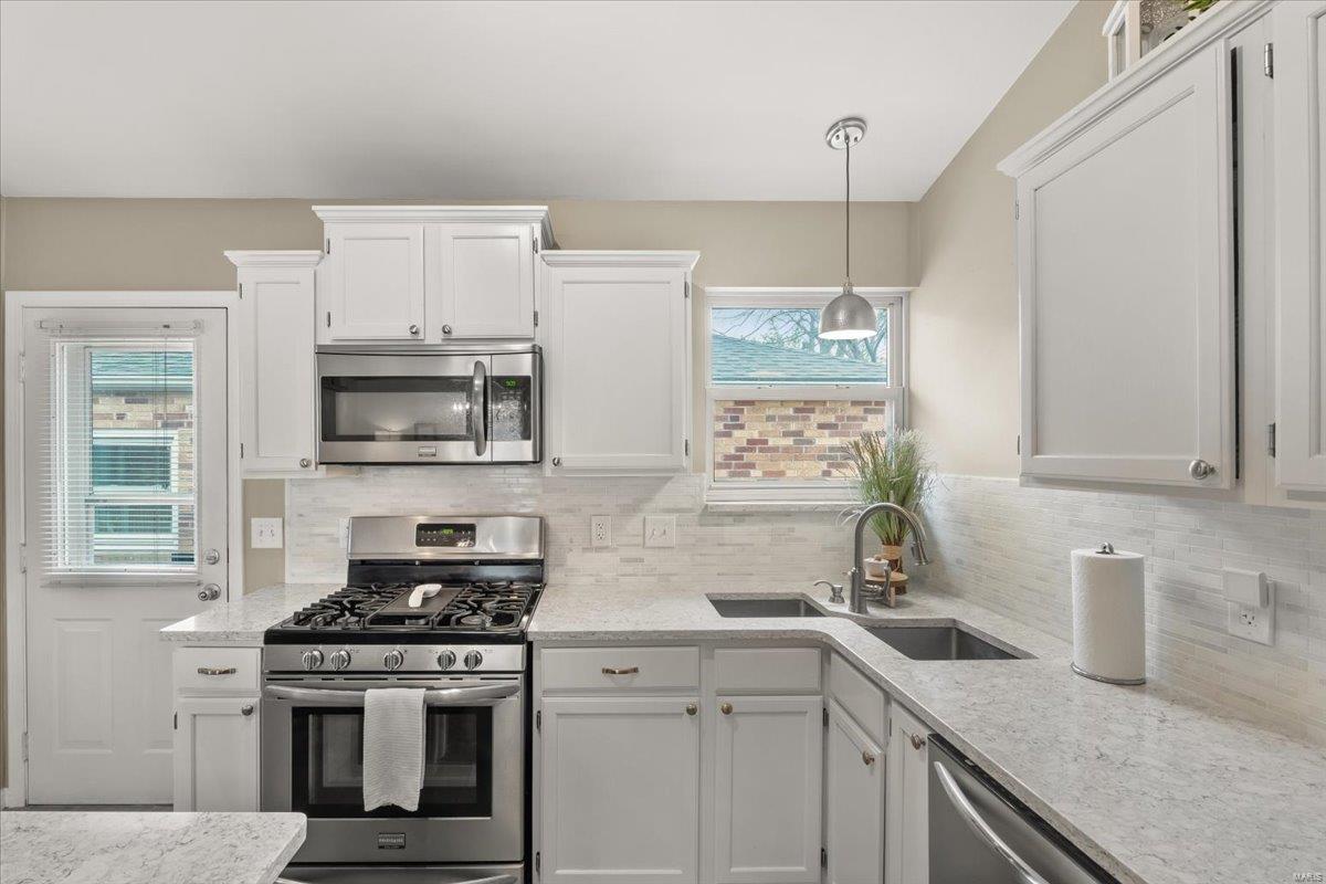 St Louis, Missouri 63119, United States, 3 Bedrooms Bedrooms, ,3 BathroomsBathrooms,Residential,Pending,110381