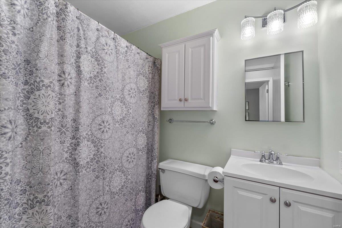 St Louis, Missouri 63119, United States, 3 Bedrooms Bedrooms, ,3 BathroomsBathrooms,Residential,Pending,110381