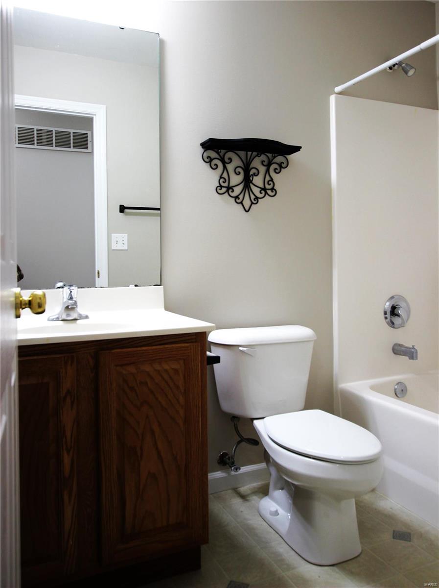 Hampton Woods Village C - Residential Lease