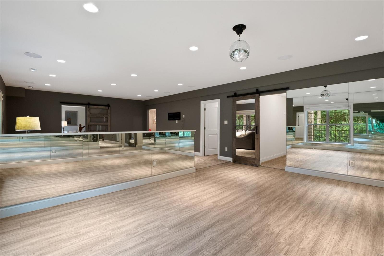 Enclave Bellerive Seven - Residential