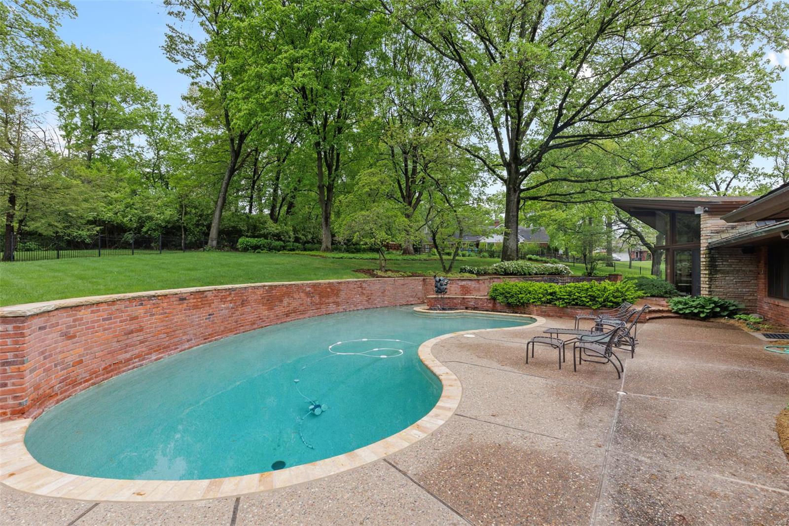 Country Estates Place - Residential