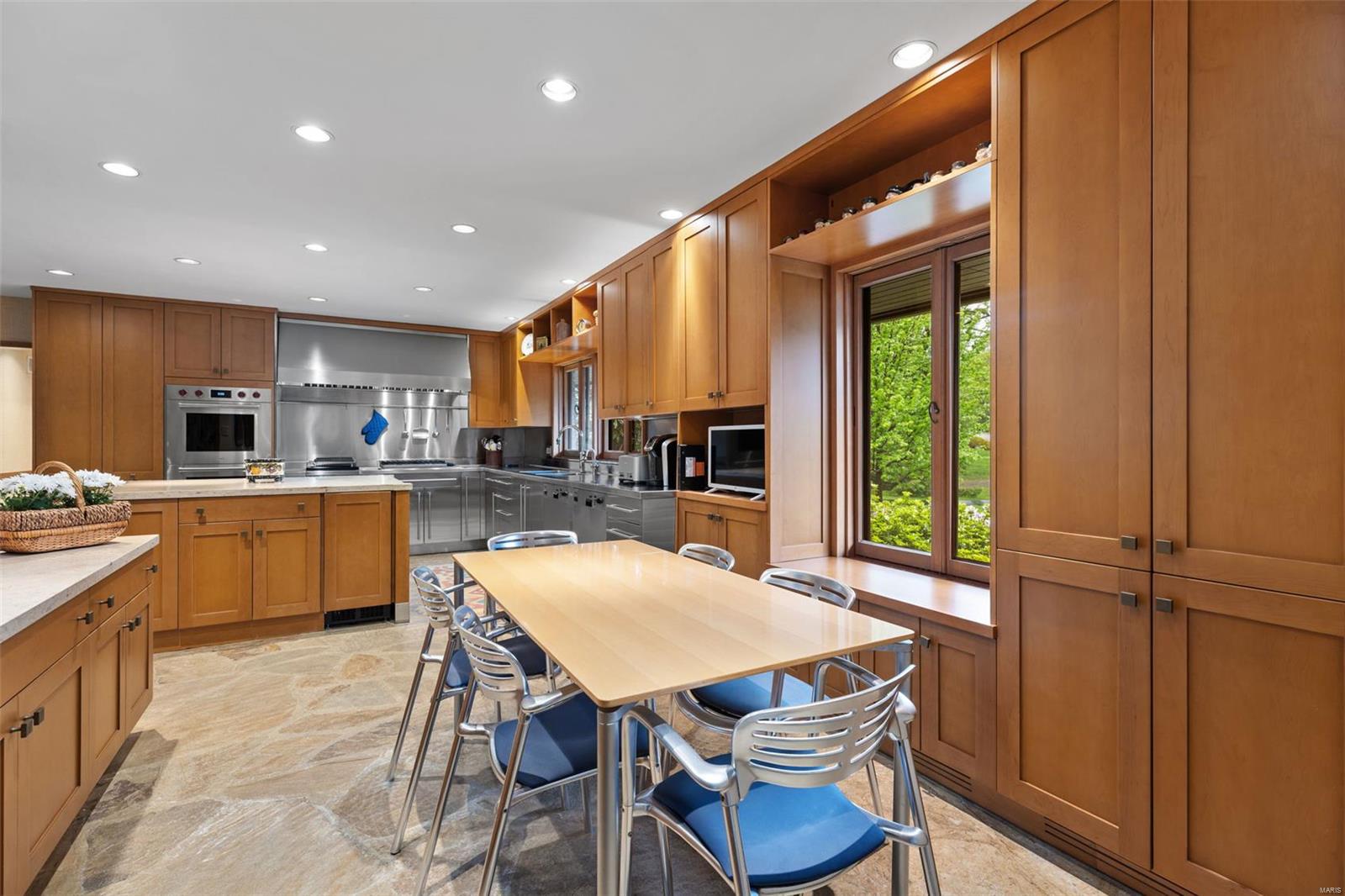 Country Estates Place - Residential