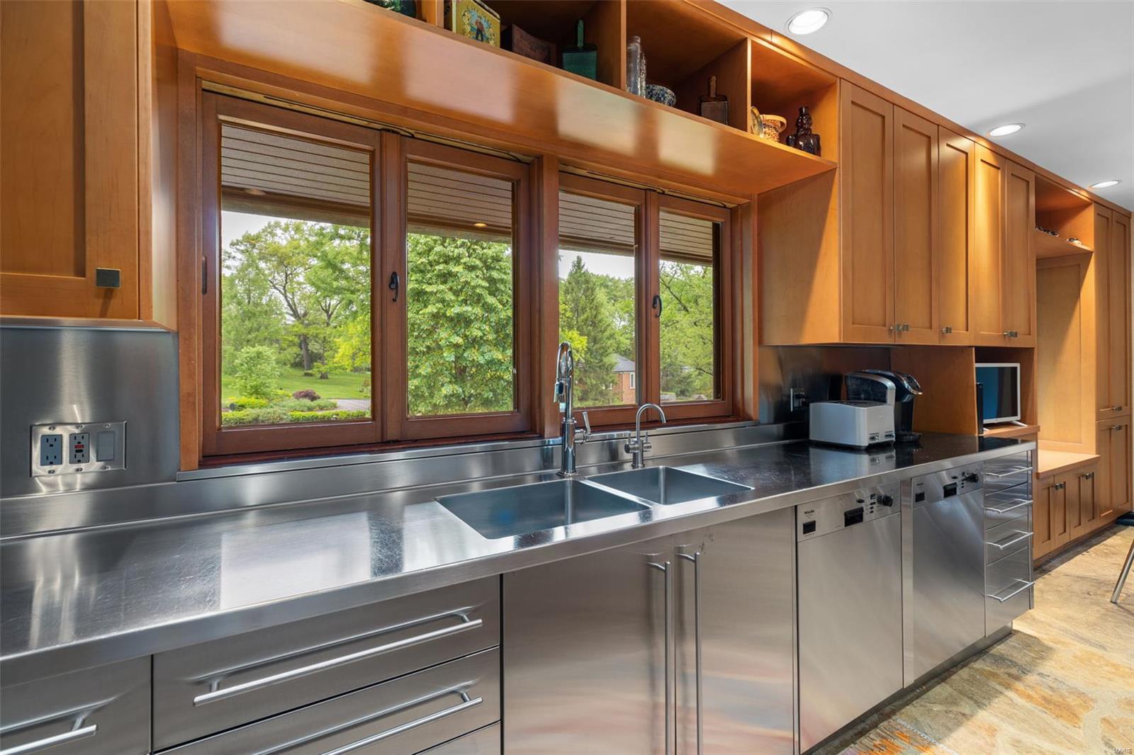 Country Estates Place - Residential