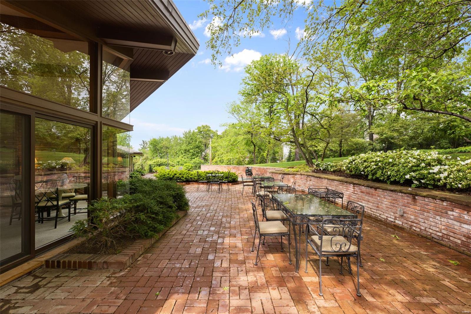 Country Estates Place - Residential