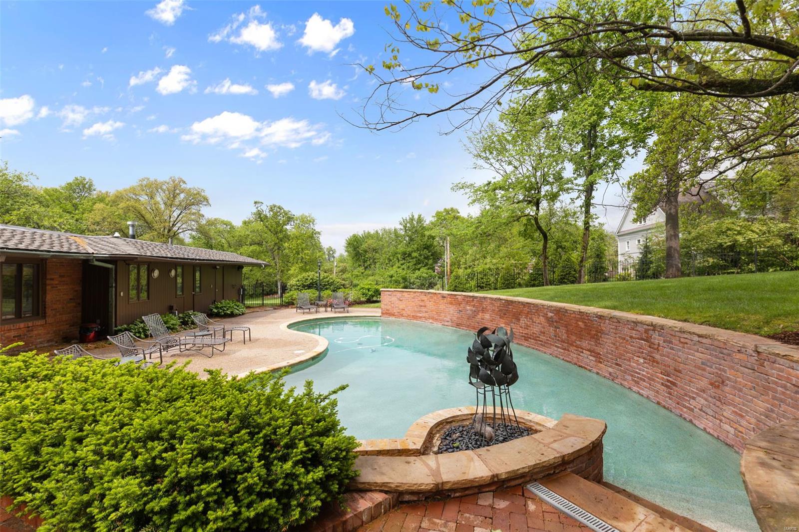 Country Estates Place - Residential