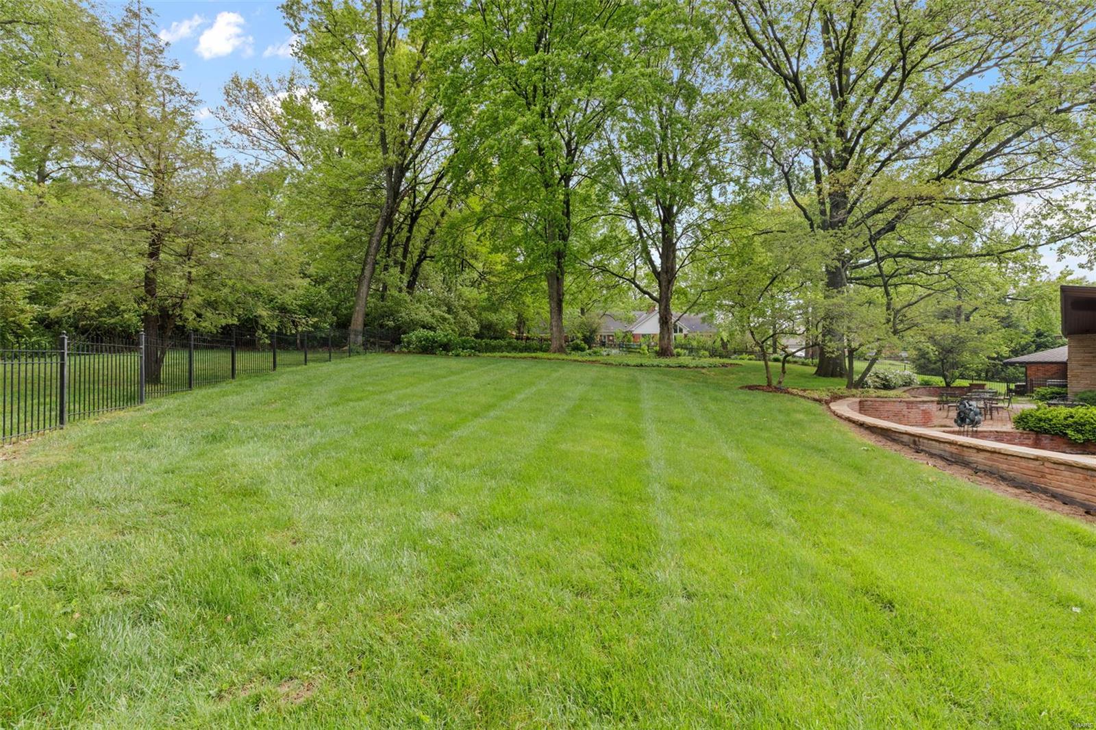 Country Estates Place - Residential