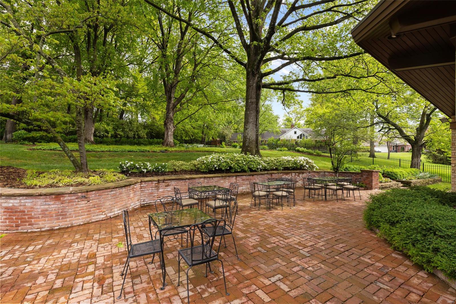 Country Estates Place - Residential