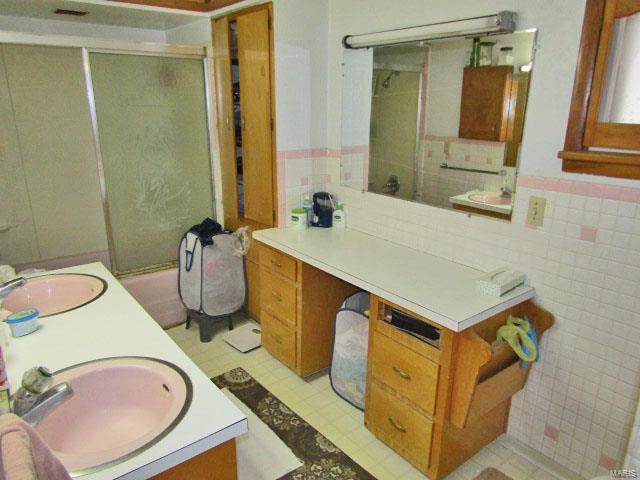 n/a - Commercial Sale