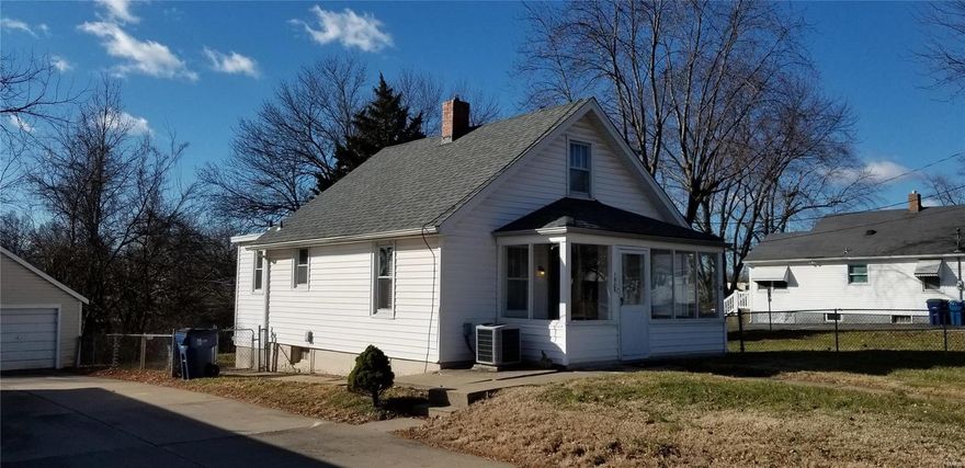Great opportunity for any small office user that desires a great location in St. Charles. This office building location offers easy access to Interstate 70 and a great traffic count. Ideal for Law Firm, CPA, Insurance Agency, Financial planner and more! Bonus Area: Upper Level Loft could be used for additional office area or storage. Full basement that could also be used for storage,  newer roof, newer water heater and newer AC unit. Zoned commercial or residential. Location: High Traffic, Suburban