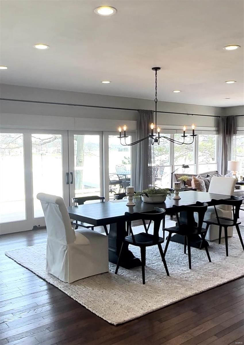 MOORINGS - Residential