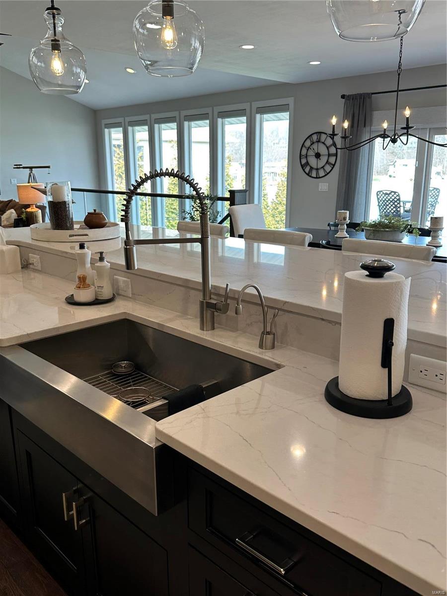 MOORINGS - Residential