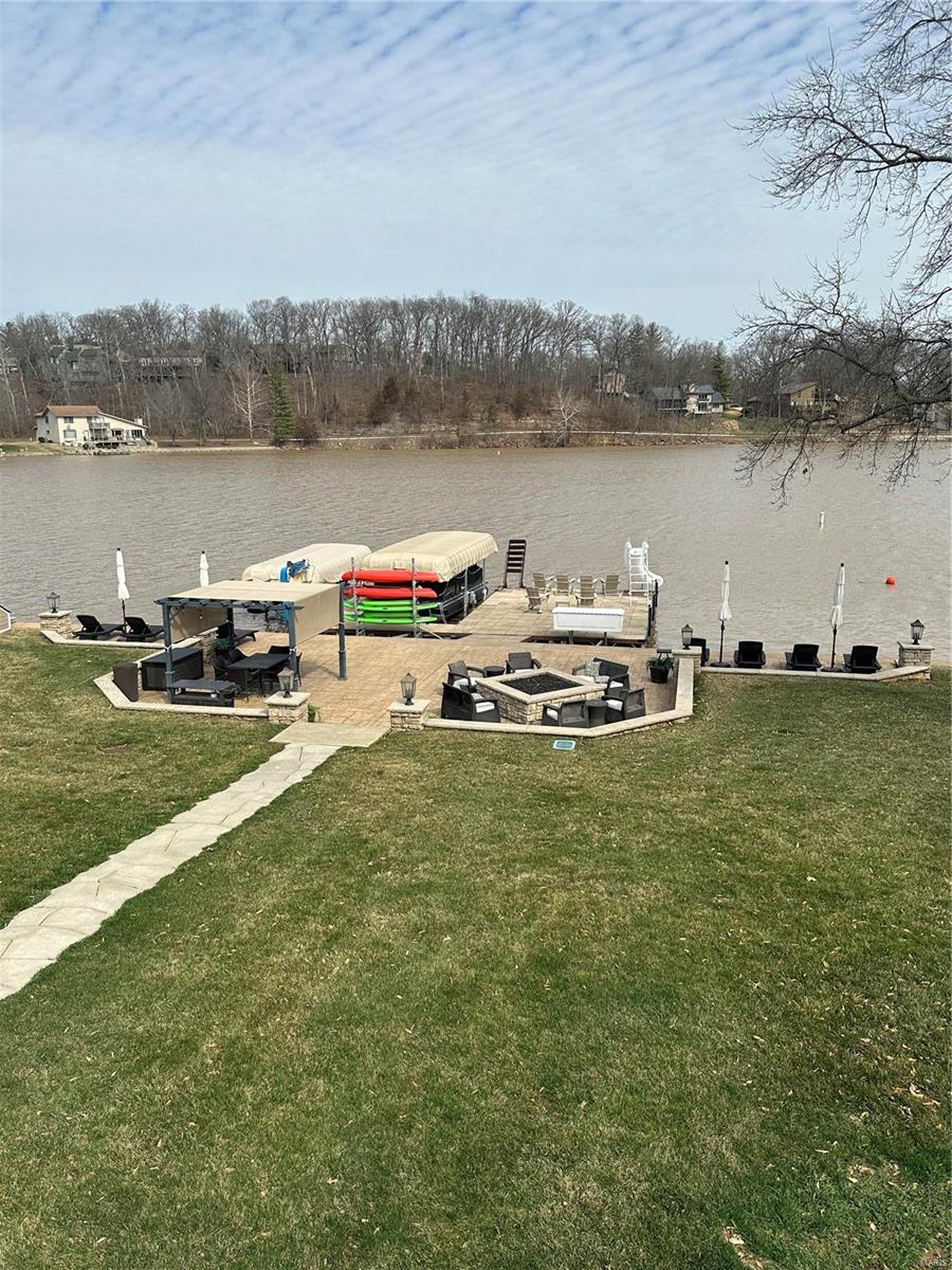 MOORINGS - Residential