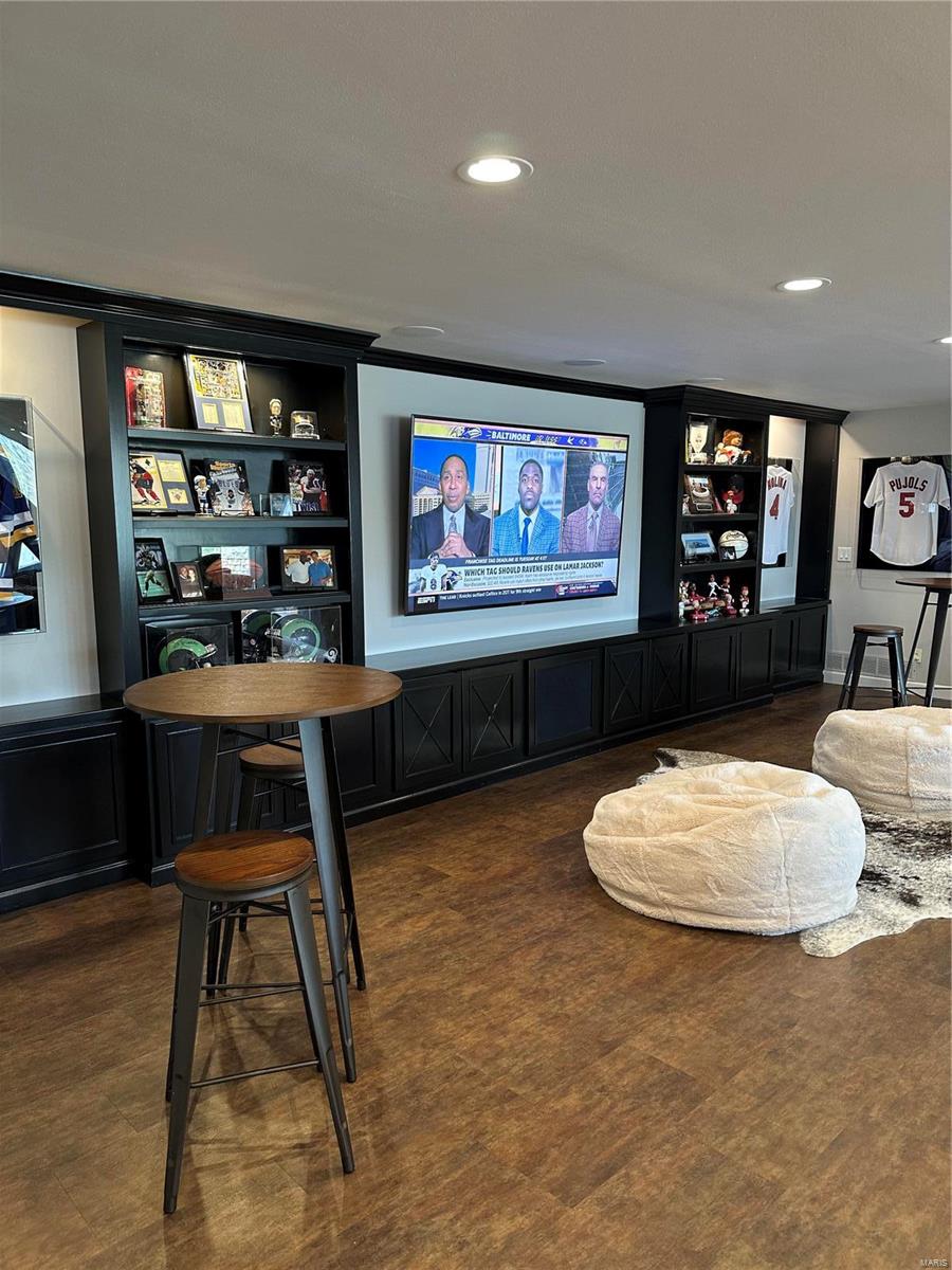 MOORINGS - Residential