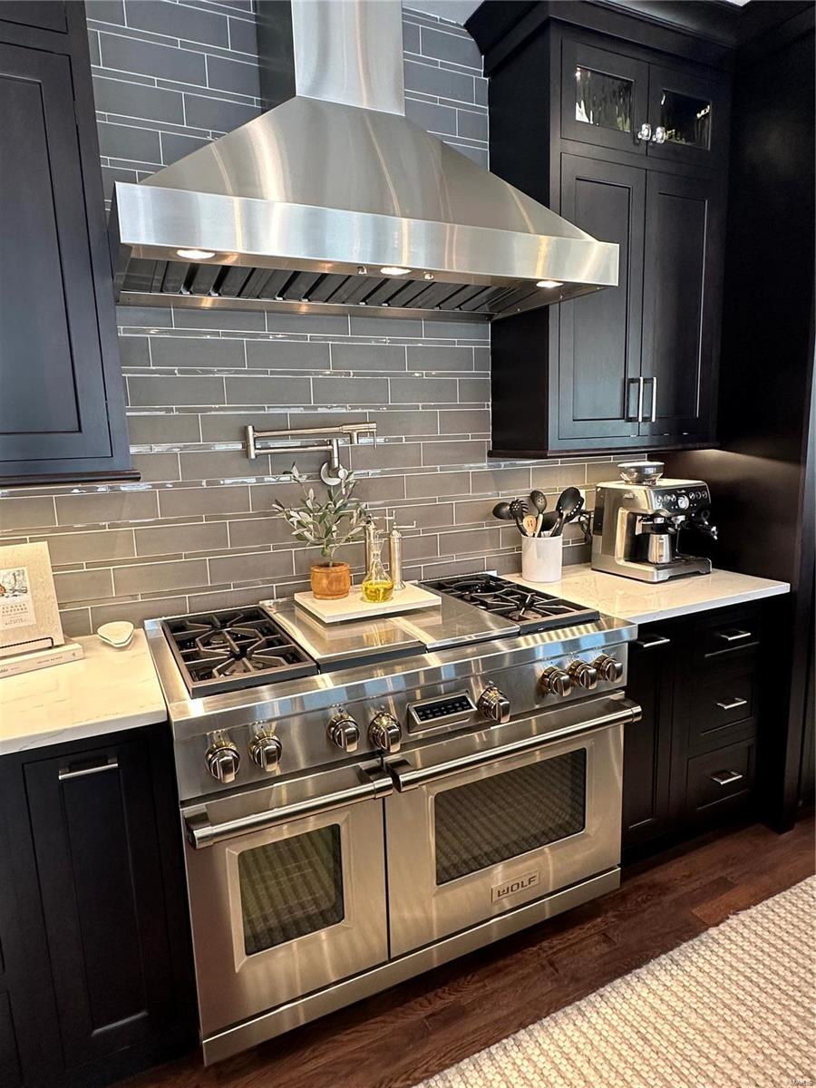 MOORINGS - Residential