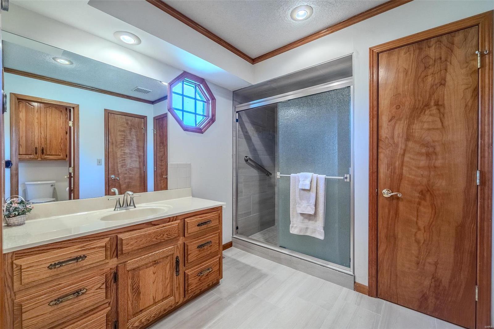 LAKEVIEW ESTATES - Residential