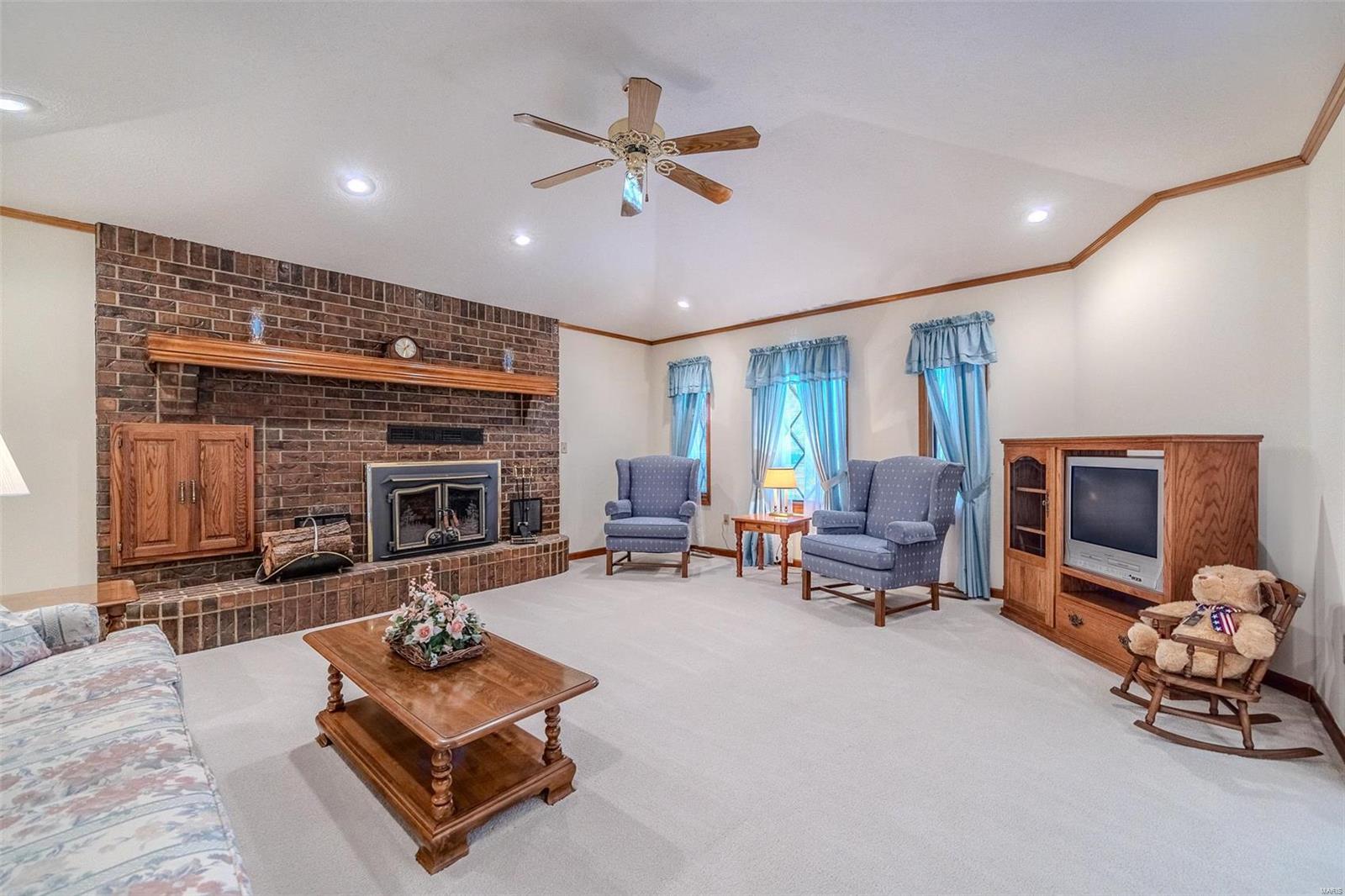 LAKEVIEW ESTATES - Residential