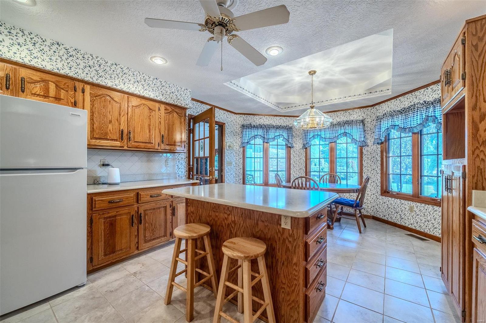 LAKEVIEW ESTATES - Residential