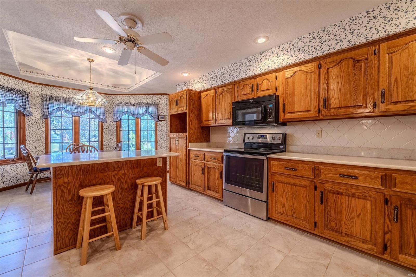 LAKEVIEW ESTATES - Residential