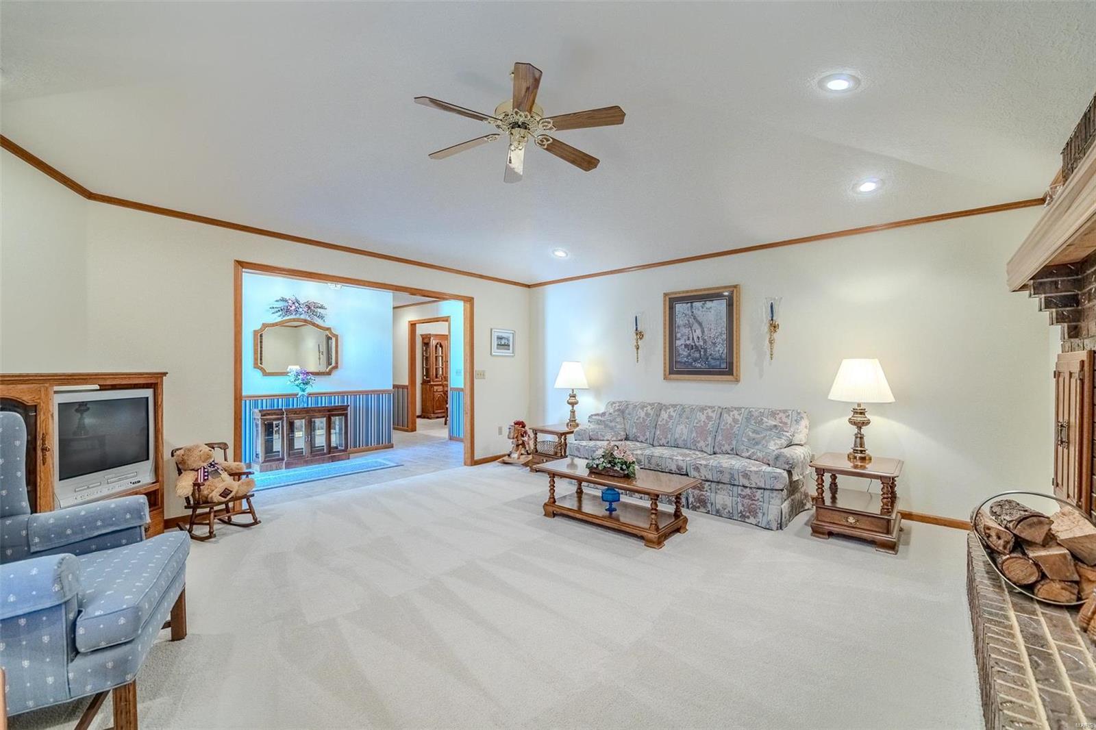 LAKEVIEW ESTATES - Residential