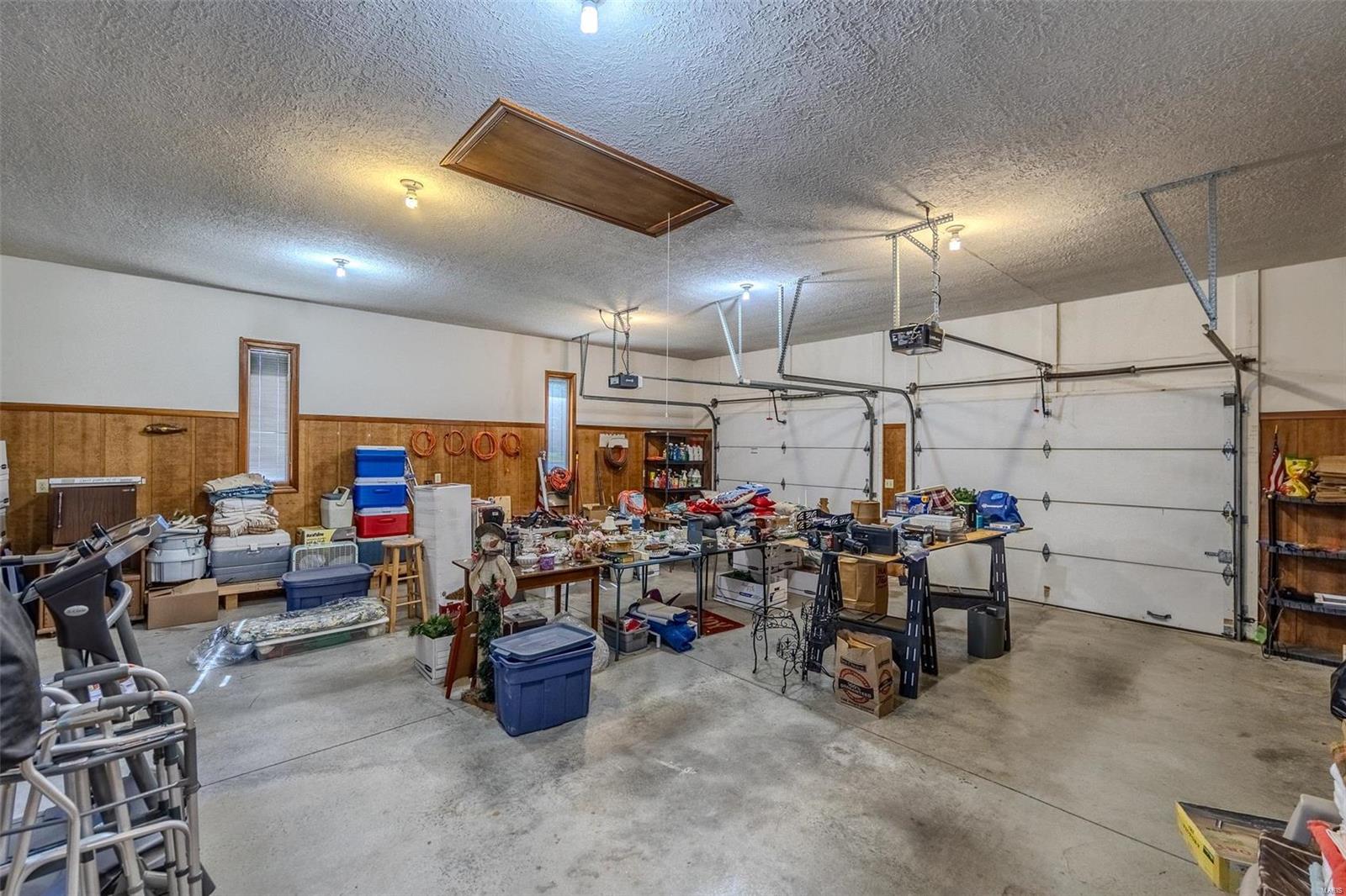 LAKEVIEW ESTATES - Residential