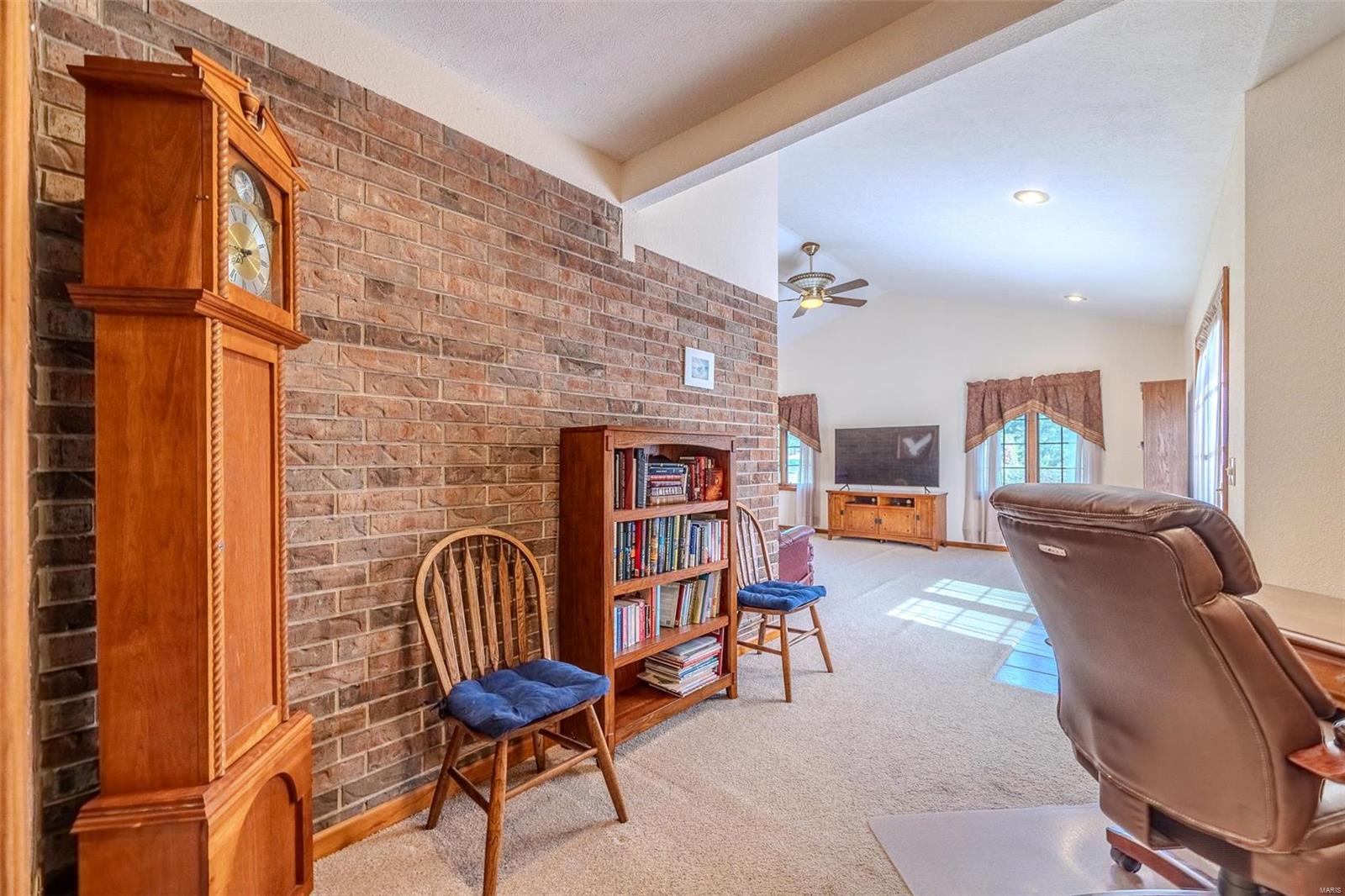 LAKEVIEW ESTATES - Residential