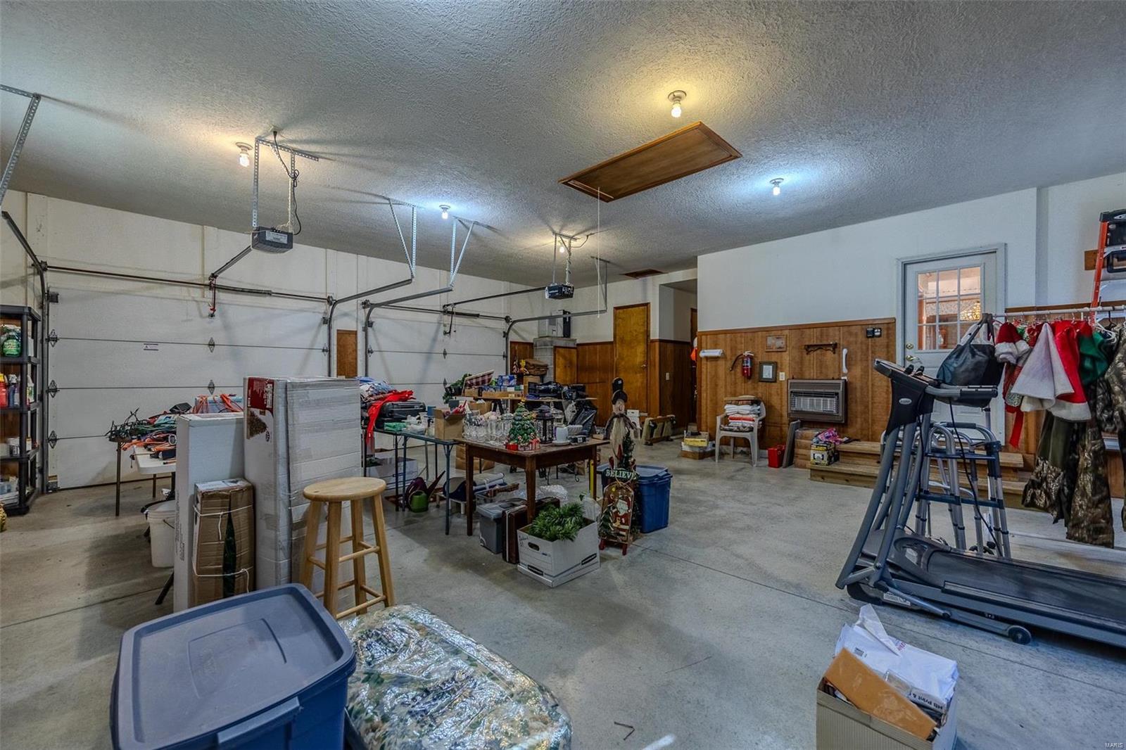LAKEVIEW ESTATES - Residential