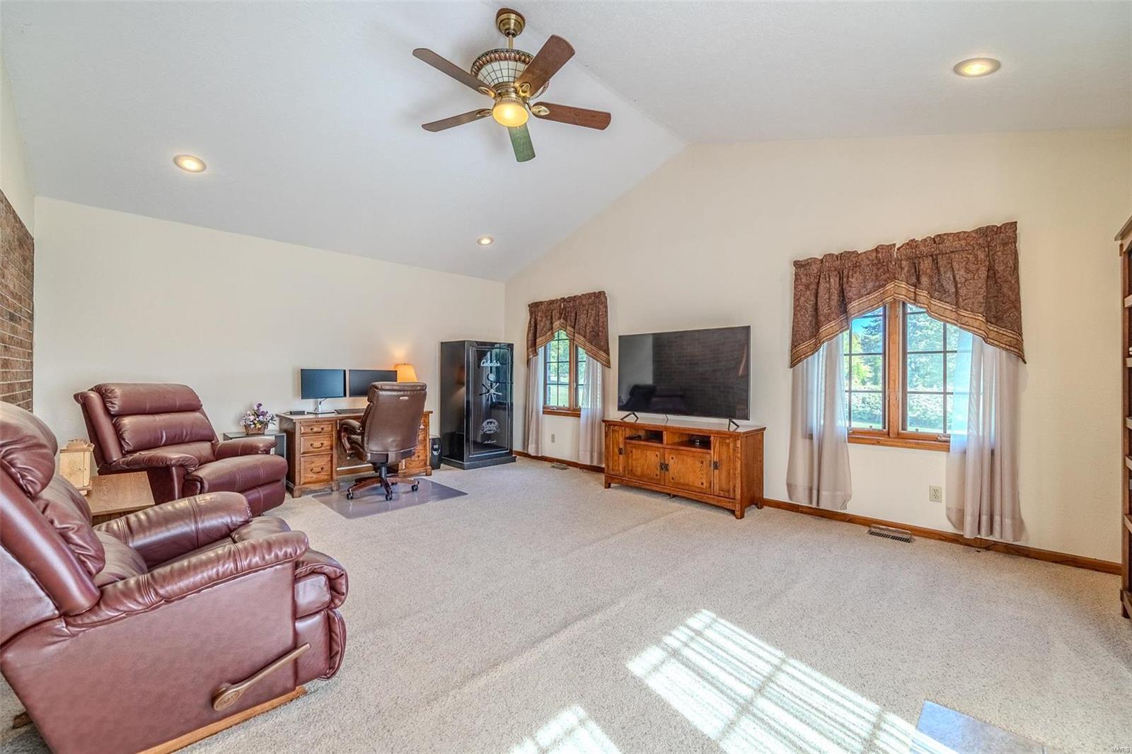 LAKEVIEW ESTATES - Residential