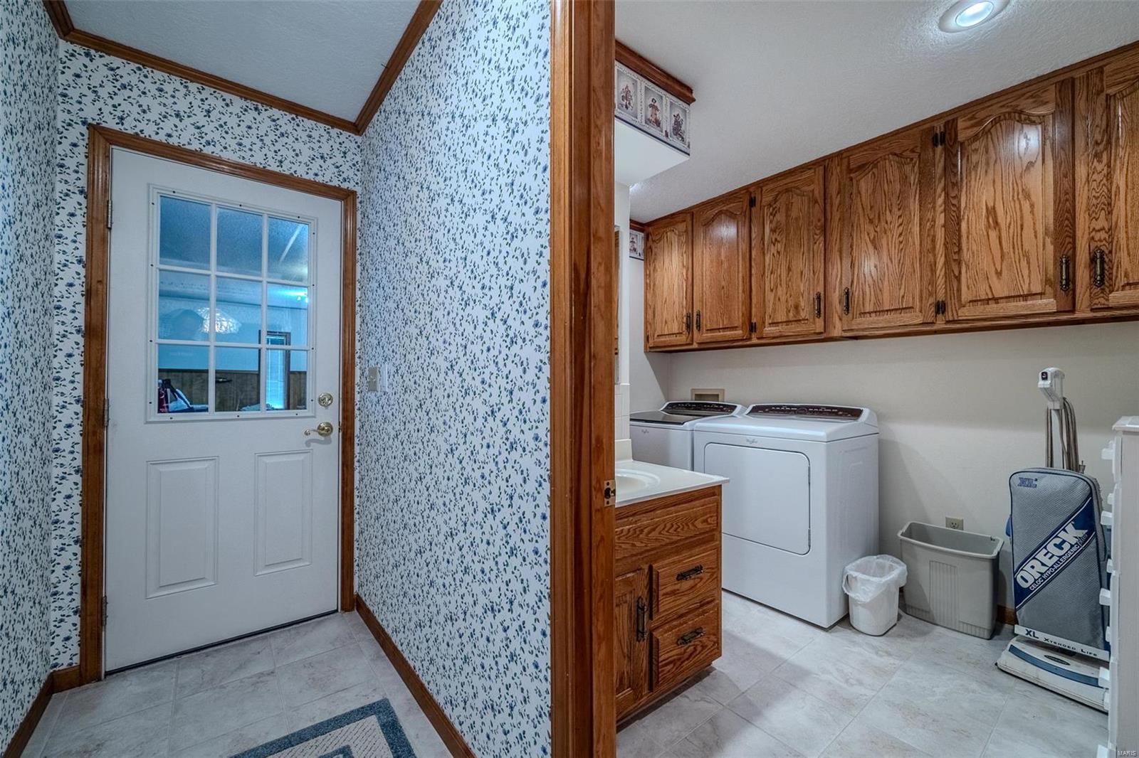 LAKEVIEW ESTATES - Residential