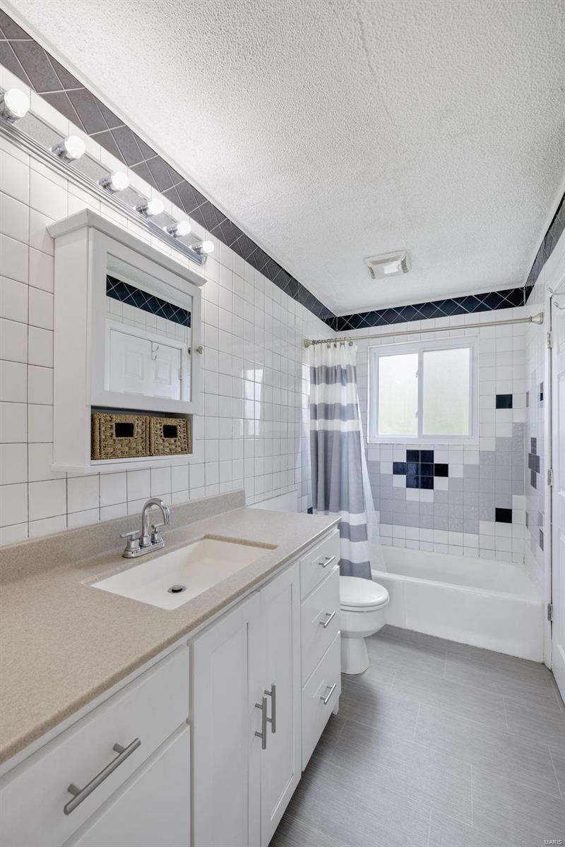 Ville-Maria Eight Add - Residential