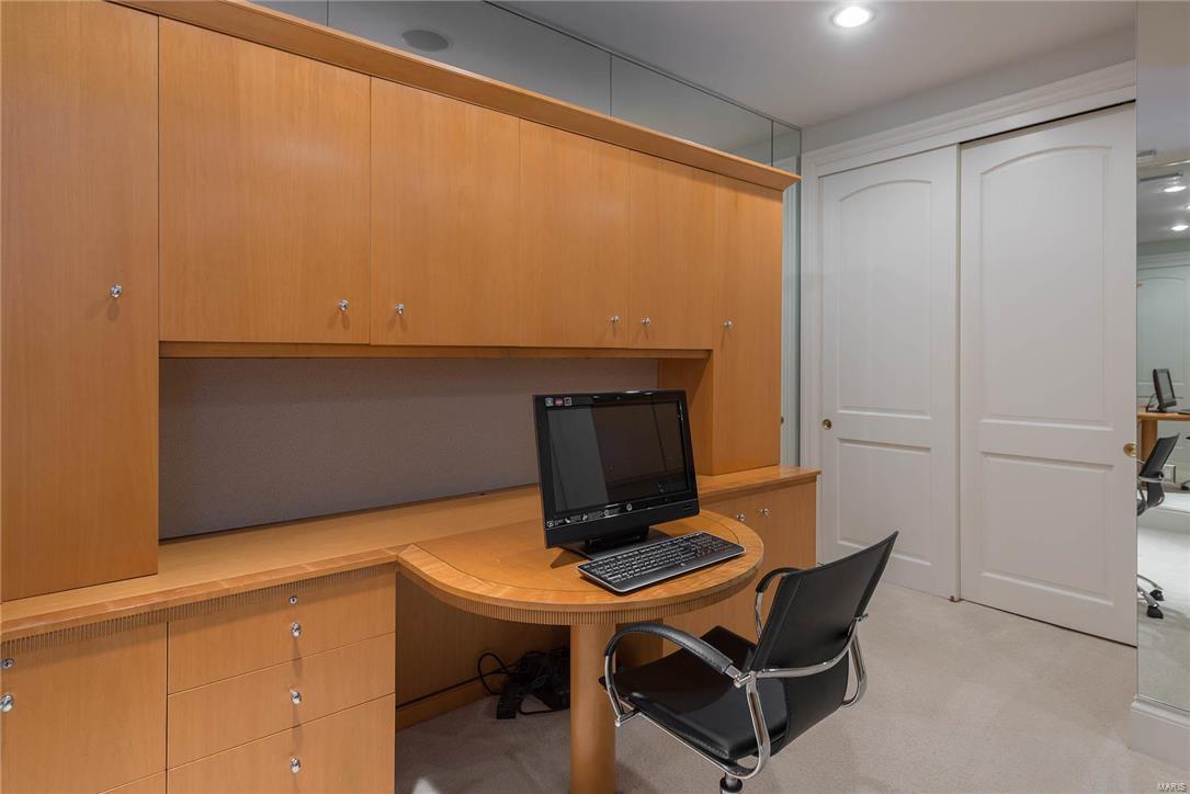 Richmond Place Condo - Residential