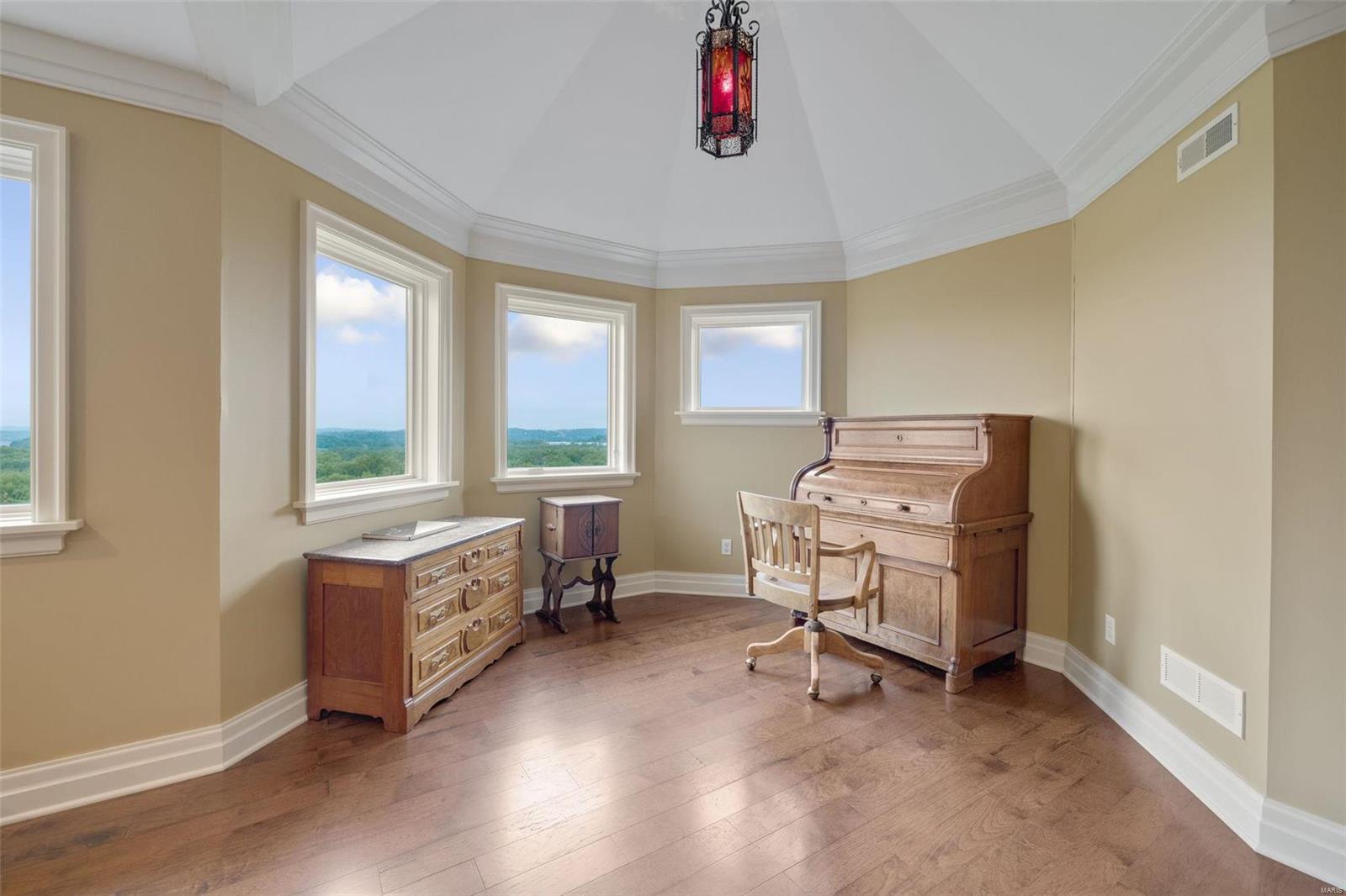 Crescent Bluff Lt 12 & Sec 32-44-4 - Residential