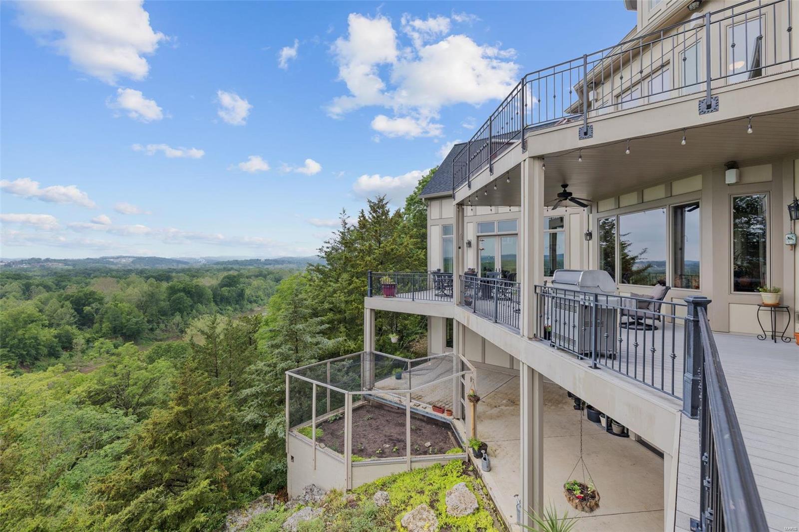 Crescent Bluff Lt 12 & Sec 32-44-4 - Residential