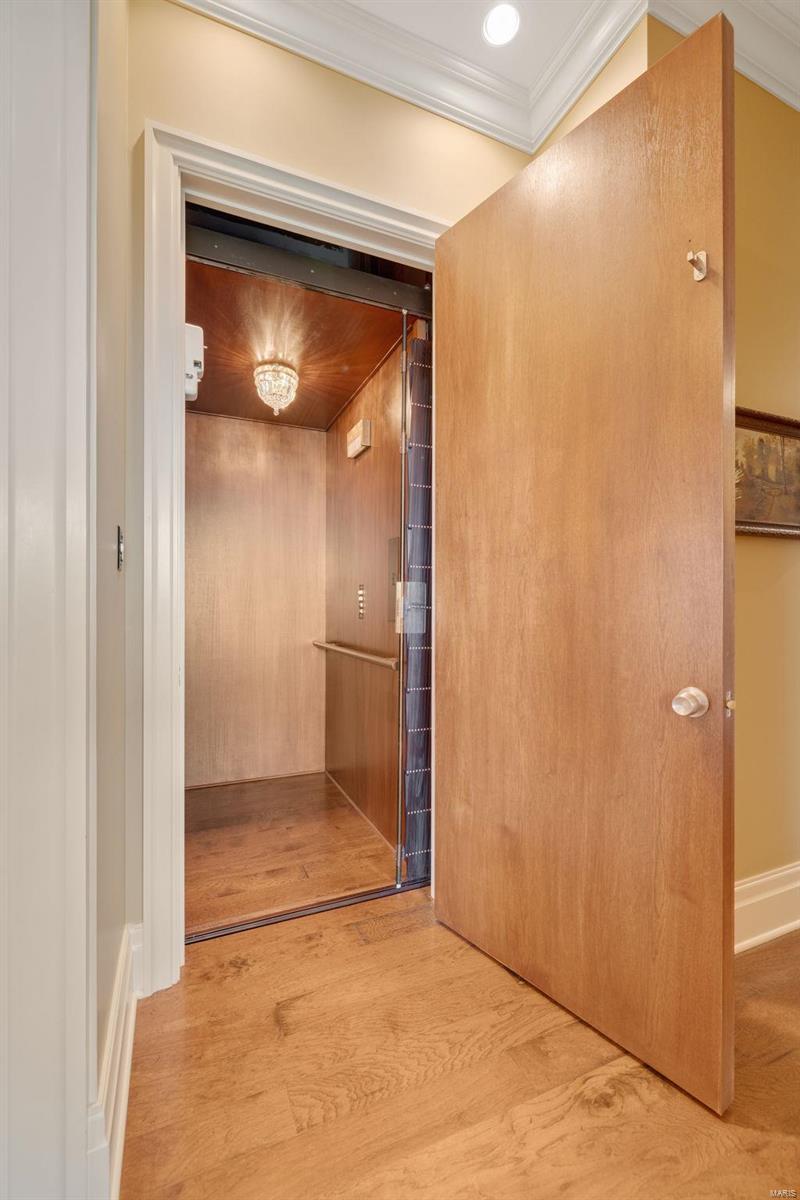 Crescent Bluff Lt 12 & Sec 32-44-4 - Residential