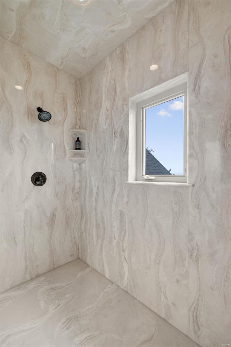 Crescent Bluff Lt 12 & Sec 32-44-4 - Residential