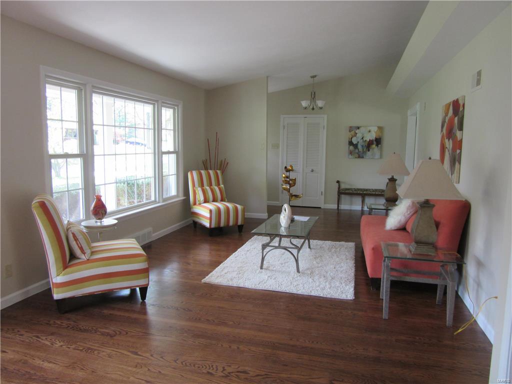 Tennyson Manor - Residential