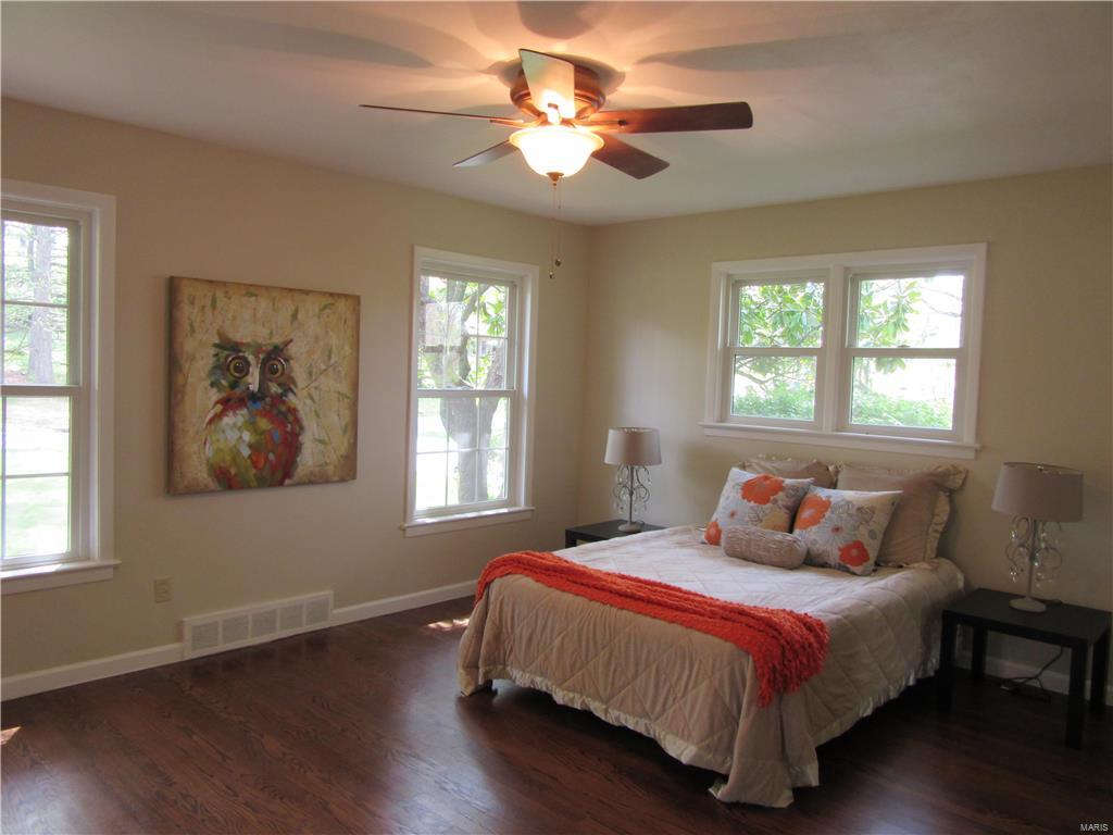 Tennyson Manor - Residential