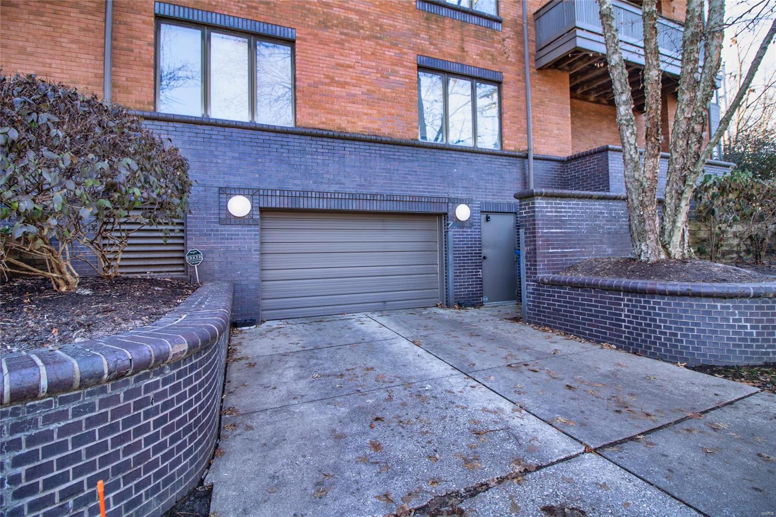 Oaks In Olde Towne - Residential