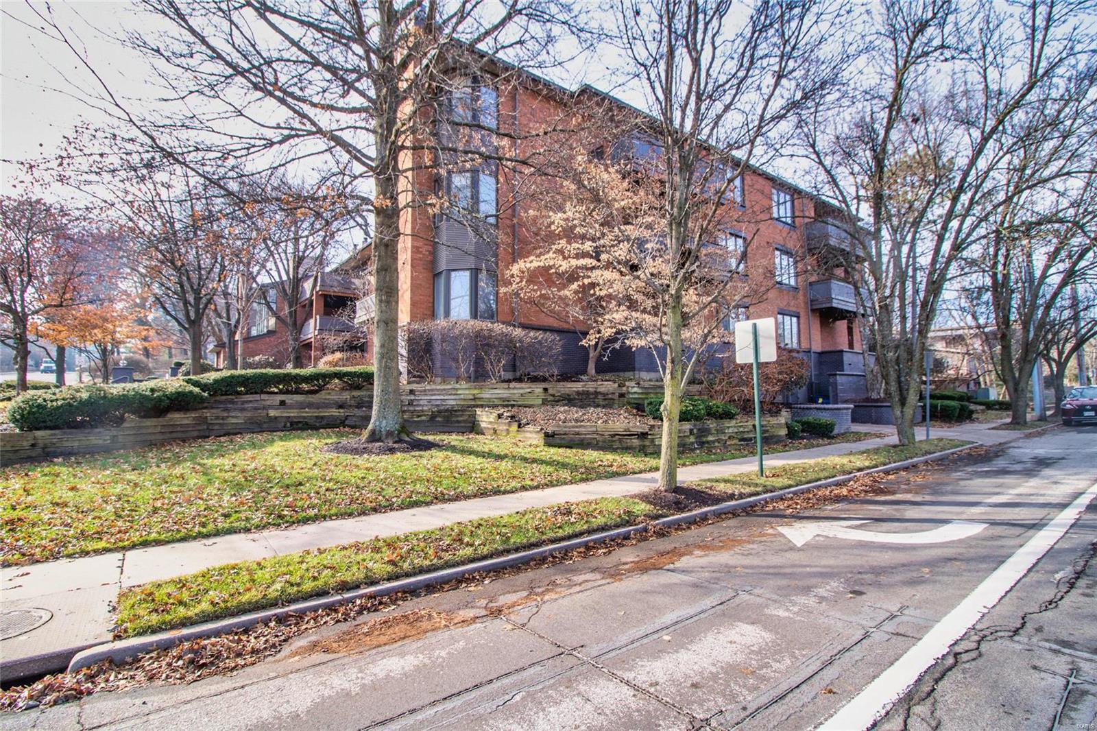 Oaks In Olde Towne - Residential