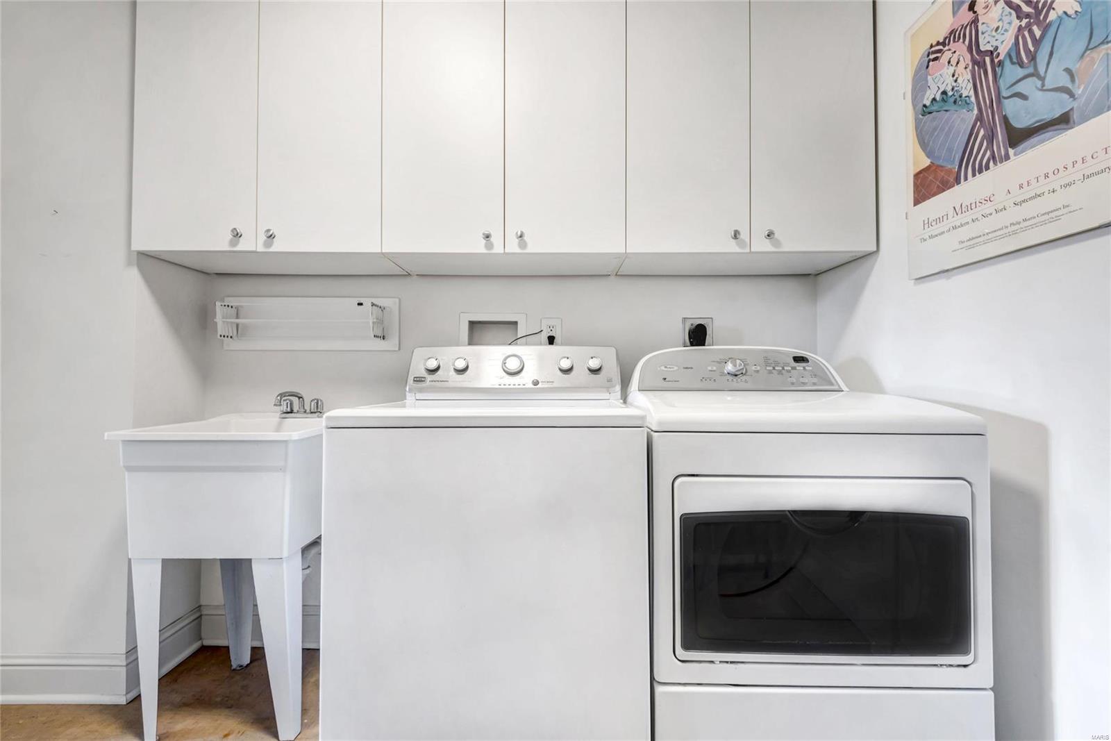 Plaza In Clayton A Condo The - Residential