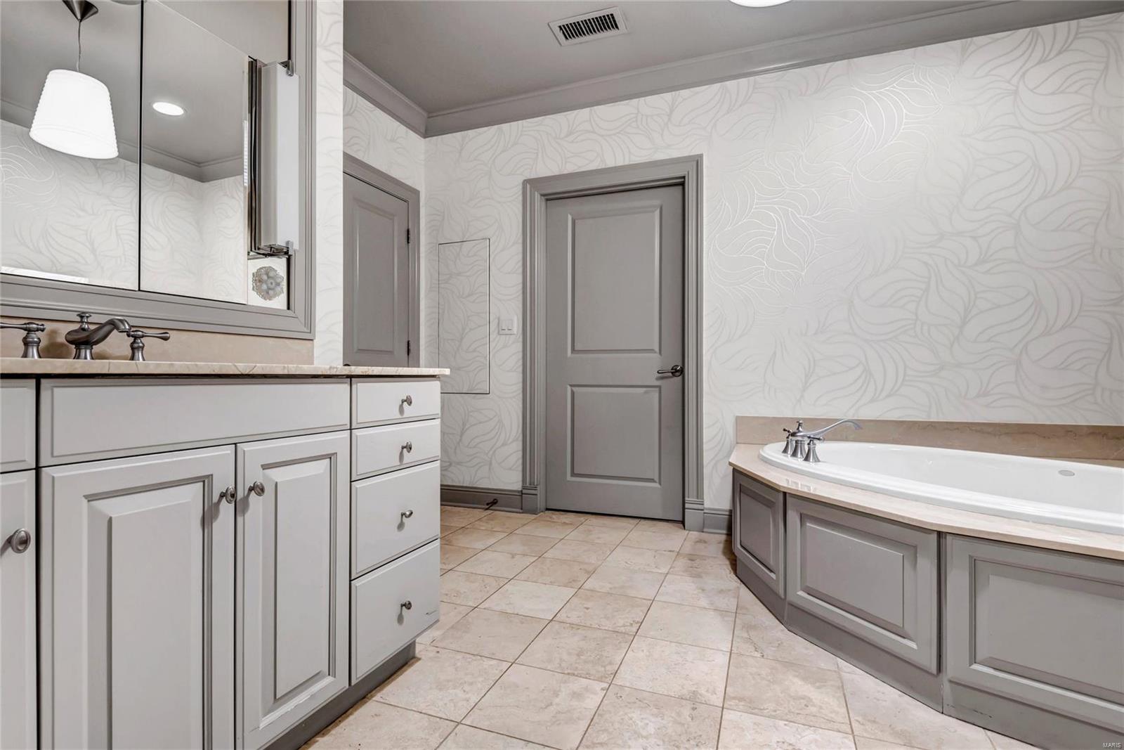 Plaza In Clayton A Condo The - Residential